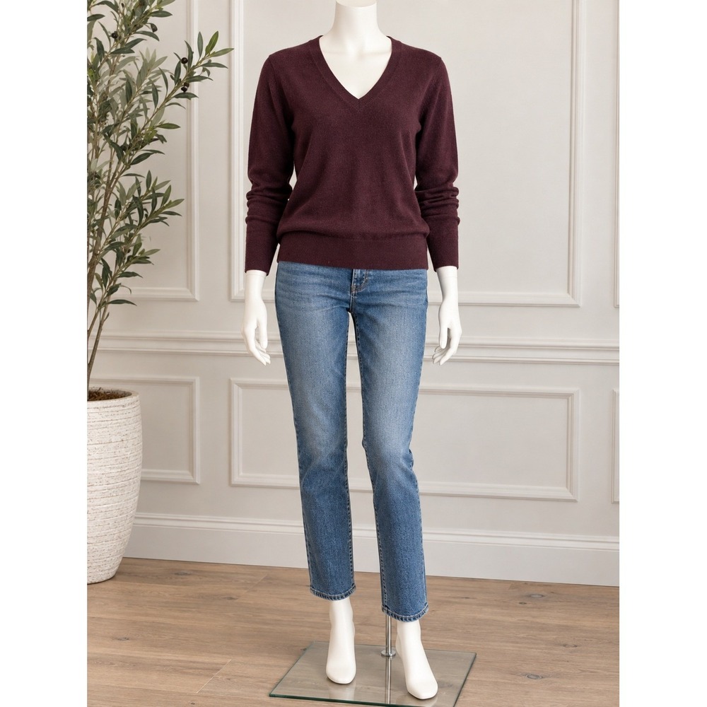 Vince 100% Cashmere V-Neck Sweater S Burgundy Wine Quiet Luxury